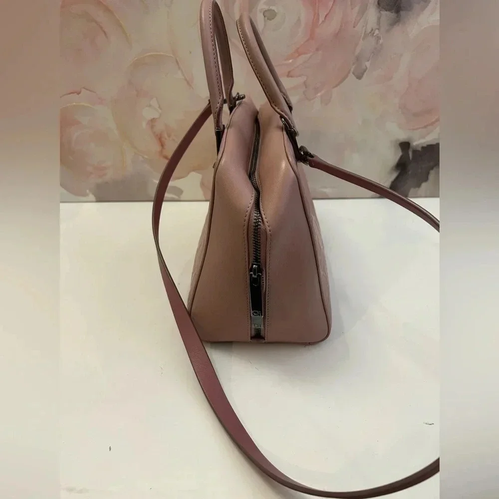 ! Carolina Herrera leather light pink Handbag - Picture 3 of 14